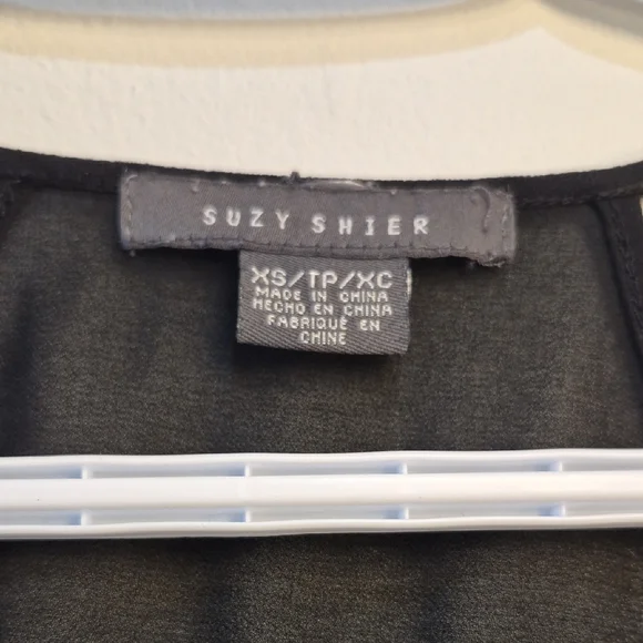 Suzie Shier Black Floral Mesh Yoke Cap Sleeve Blouse - Picture 2 of 5